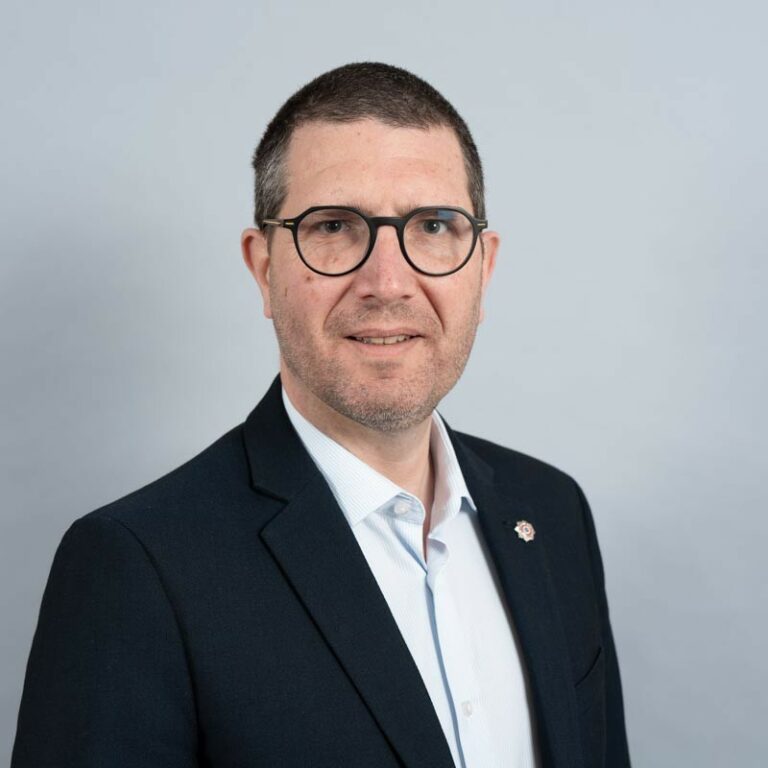 Y DE GERMINY 768x768